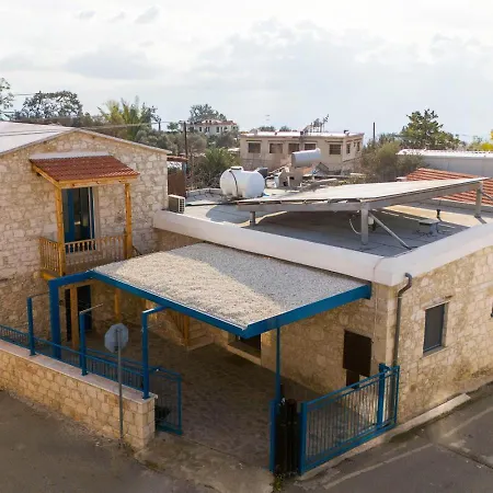 Peristerona, Olive Manor Boutique Stone- Built For 8 People Close To Polis And Paphos Séjour à la campagne *